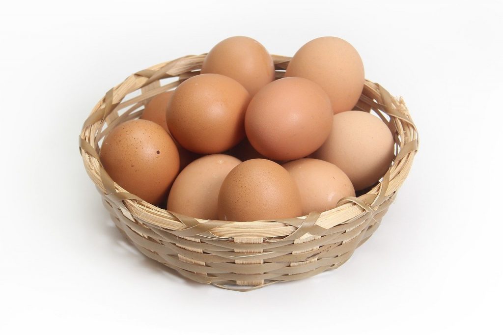 eieren in een mand